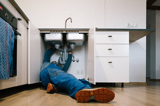 Professional Leak Detection technician working in Manvel, TX